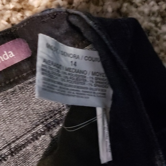 Gloria Vanderbilt dark wash denim jeans - Picture 6 of 8